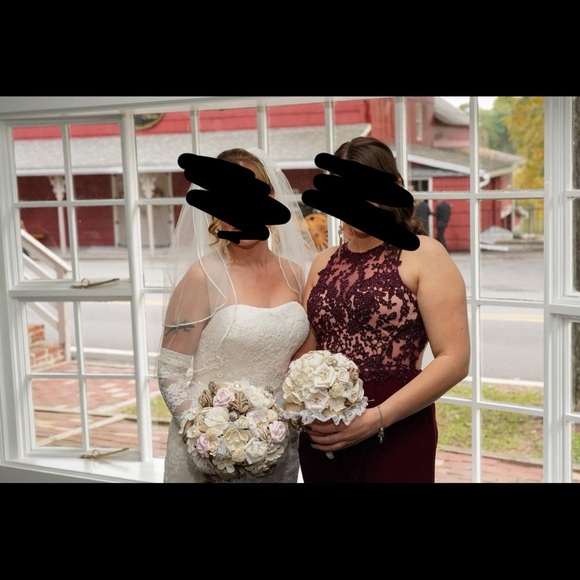 Elegant Burgundy Evening Gown - Picture 7 of 12